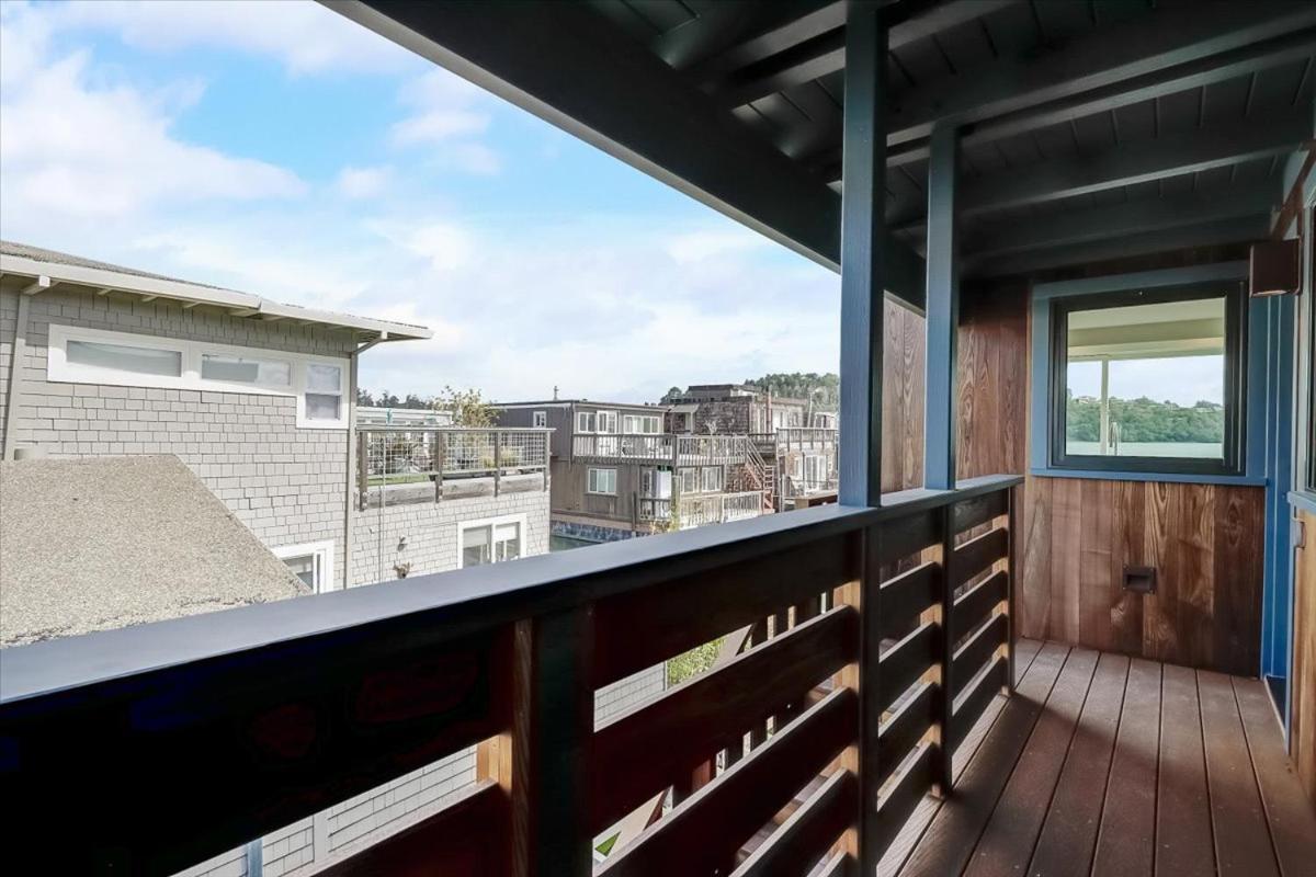 Floating Condos Of Commodore 11 Mill Valley Exterior photo
